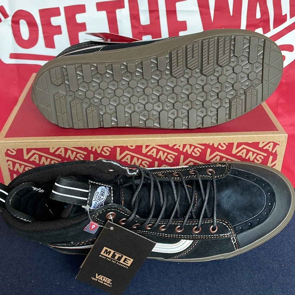Vans Men’s Sk8-HI Mte-2
Khaki/Black
VN0A5KYCZF5 boots - sneakers - Picture 4 of 16